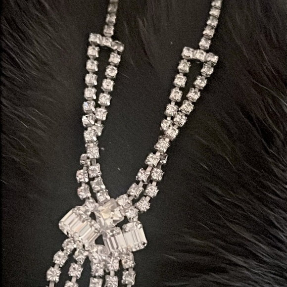 Coming up... Stunning RARE Vintage Crystal Art Deco Necklace - Picture 3 of 8